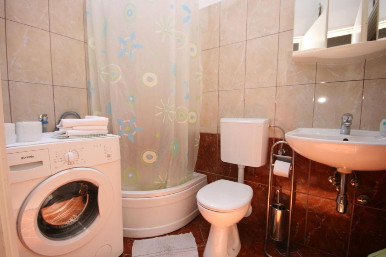Apartments By The Sea Igrane, Makarska - 311 外观 照片